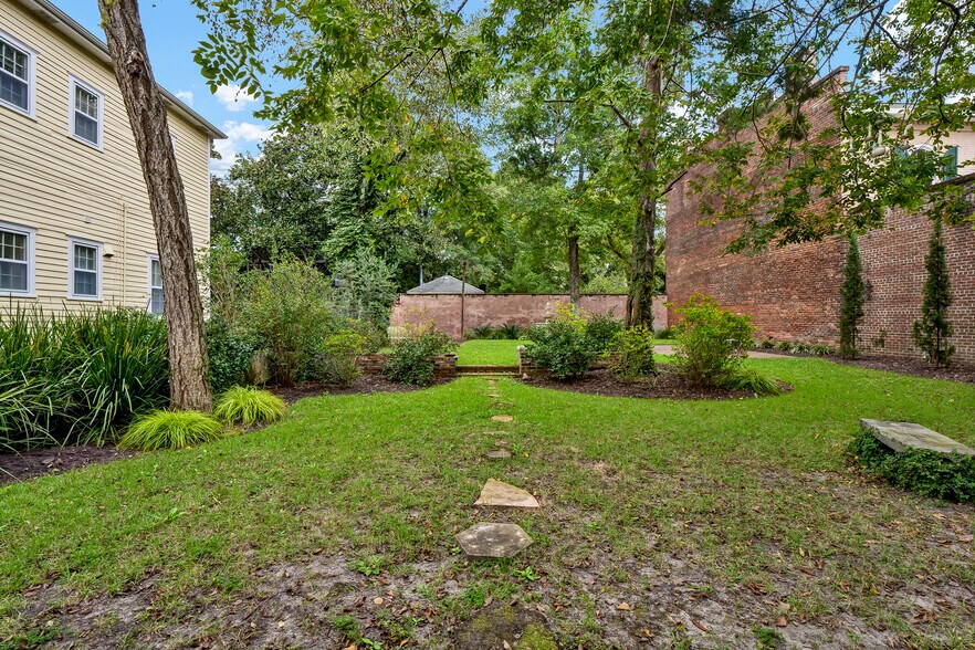 More Photos Of 12 N 5th Ave, Wilmington Office Residential For Sale