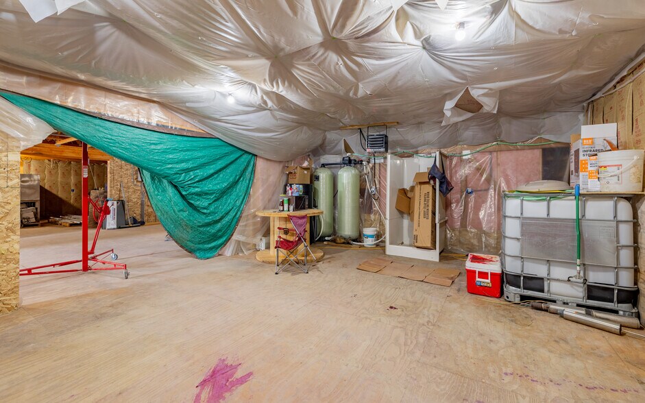 More Photos Of 286 S Douglas St, Powell Specialty For Sale