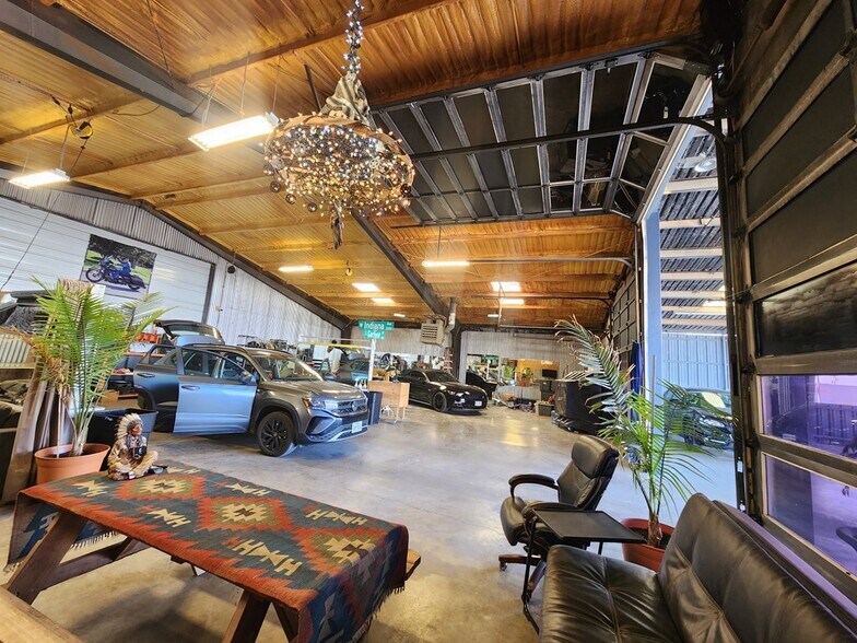 More Photos Of 3415 W Wall St, Midland Flex For Lease