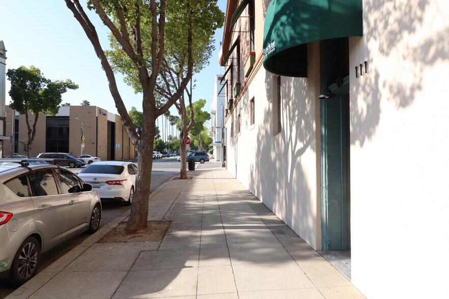 More Photos Of 200 E Chapman Ave, Orange Storefront Retail Office For Lease