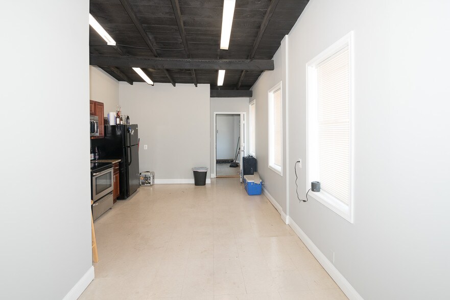 More Photos Of 3734 Fleet St, Baltimore Bar For Sale