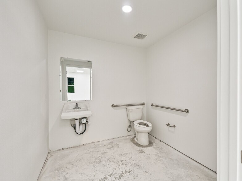 More Photos Of 871-801 Highway 466, Lady Lake Unknown For Lease