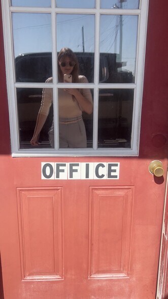 More Photos Of 1408 E Wise St, Bowie Hotel For Sale