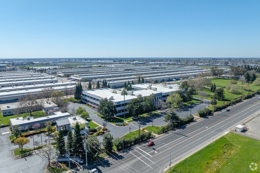 More Photos Of 15 Business Park Way, Sacramento Office For Lease