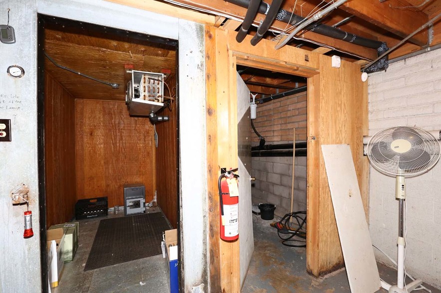 More Photos Of 7783 W Ralls Dr, Strawberry Restaurant For Sale