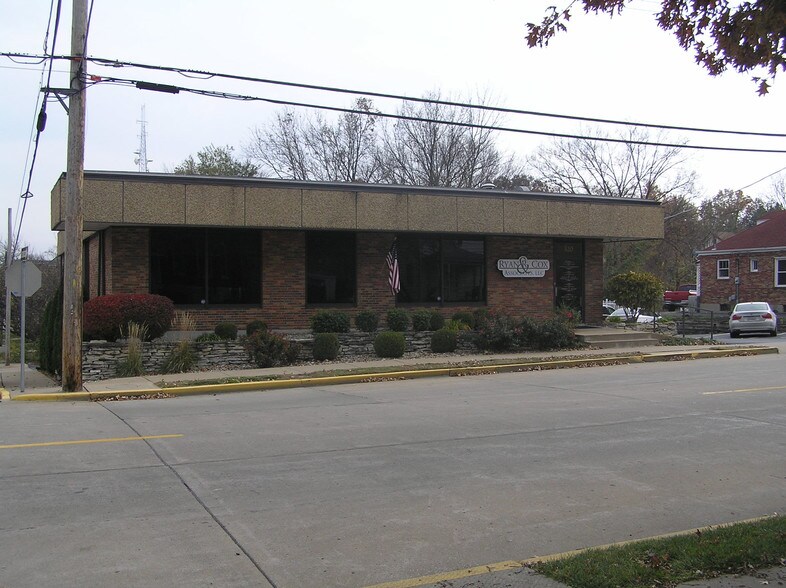 More Photos Of 320 N 5th St, Saint Charles Office For Sale