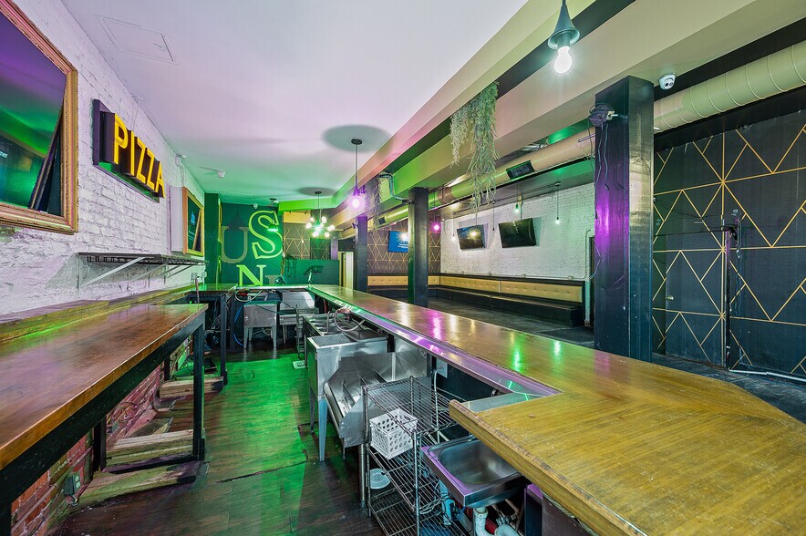 More Photos Of 126 W Sixth St, Cincinnati Apartments For Lease