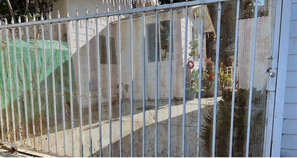 More Photos Of 20414 Kenwood Ave, Torrance Apartments For Sale