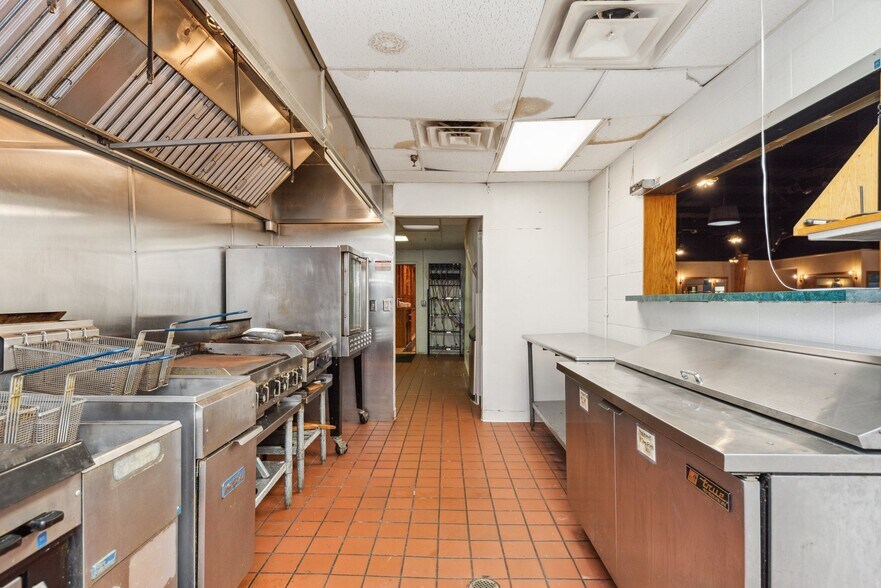 More Photos Of 470 Tucker Dr, Maysville Storefront Retail Office For Sale