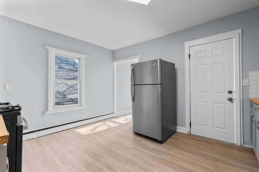 More Photos Of 746 Maple St, Bridgeport Apartments For Sale