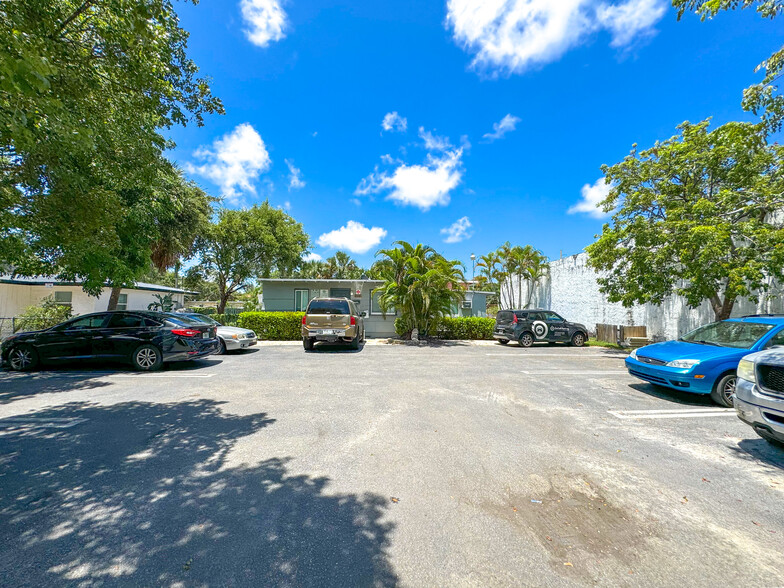 Primary Photo Of 211 SW 2nd Ct, Pompano Beach Apartments For Sale