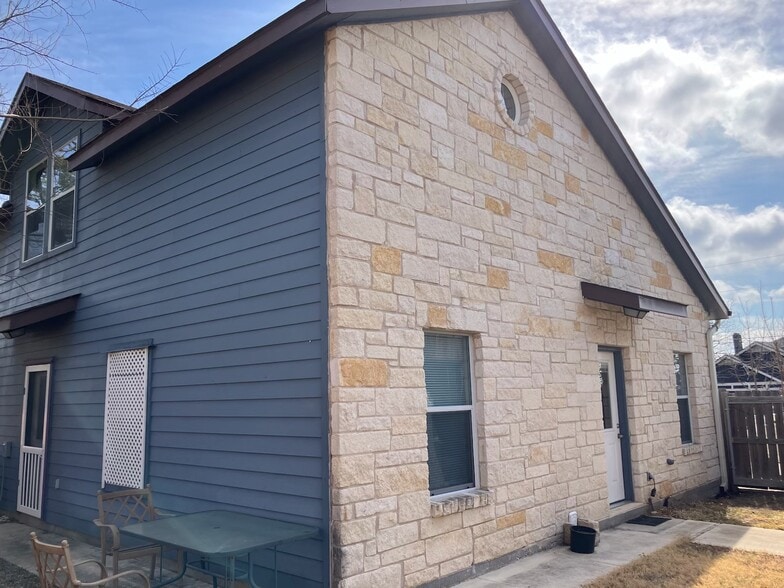 More Photos Of 800 Main St, Liberty Hill Office For Sale