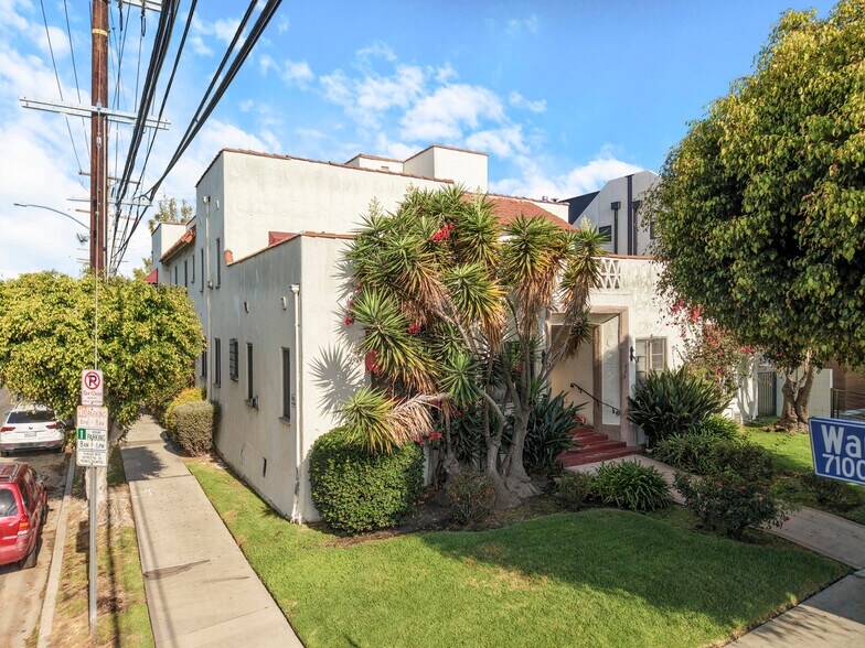 More Photos Of 803 N Detroit St, Los Angeles Apartments For Sale