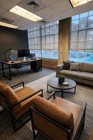 More Photos Of 1307 W Morehead St, Charlotte Office For Lease