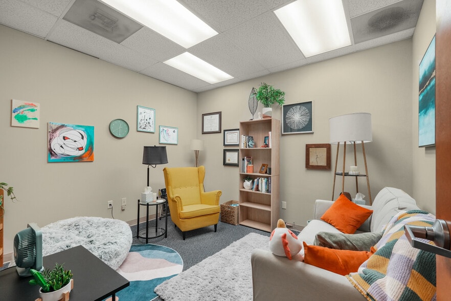 More Photos Of 9407 NE Vancouver Mall Dr, Vancouver Office Residential For Sale