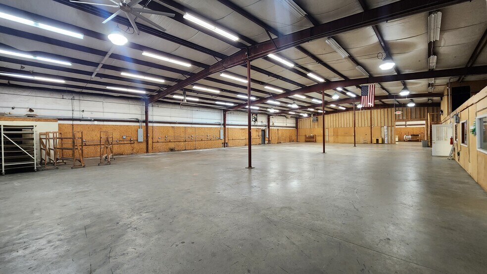 More Photos Of 3551 Hwy 51 N, Fort Mill Warehouse For Lease