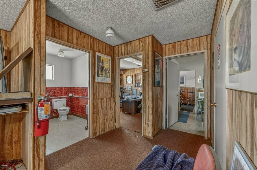 More Photos Of 708 N Pleasant Ave, Fresno Warehouse For Sale
