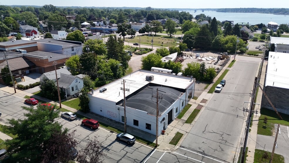 More Photos Of 110 S 2nd Ave, Sturgeon Bay General Retail For Sale