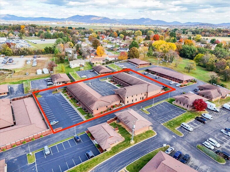 More Photos Of 3019 Peters Creek Rd, Roanoke Office For Lease