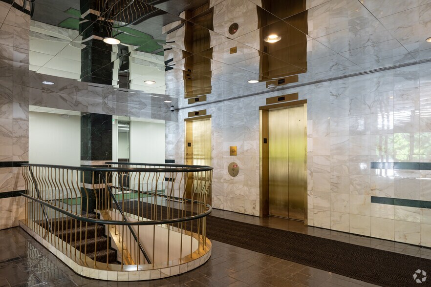 More Photos Of 90 Madison St, Denver Office For Lease