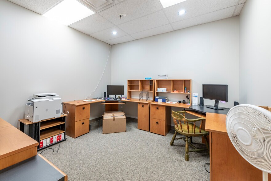 More Photos Of 12 Sammy McGhee Blvd, Jasper Medical For Sale