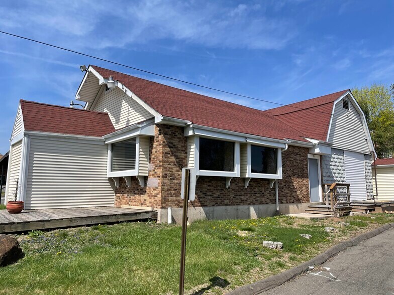 More Photos Of 1765 Meriden-Waterbury Tpke, Plantsville Restaurant For Lease