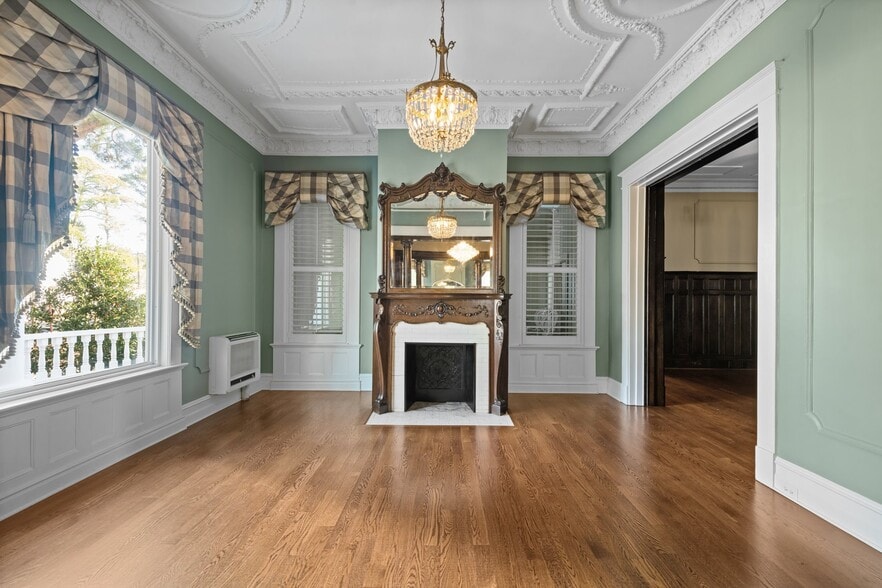 More Photos Of 738 E Main St, Belhaven Hotel For Sale