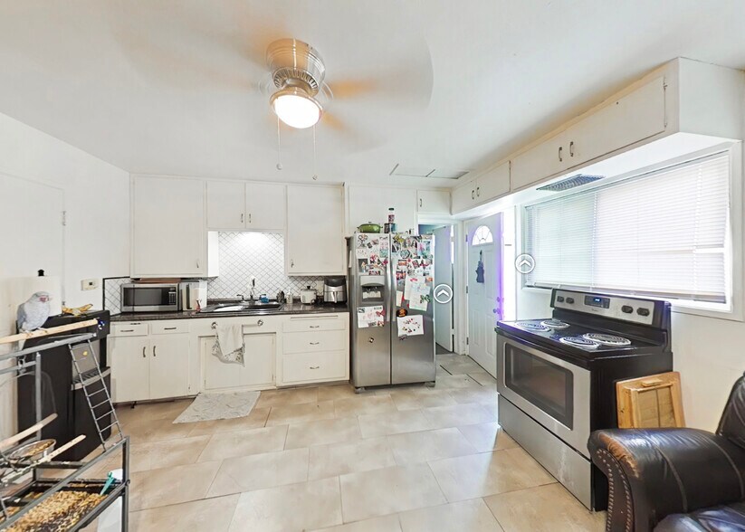 More Photos Of 7736 Sugar Dr, Huntington Beach Apartments For Sale