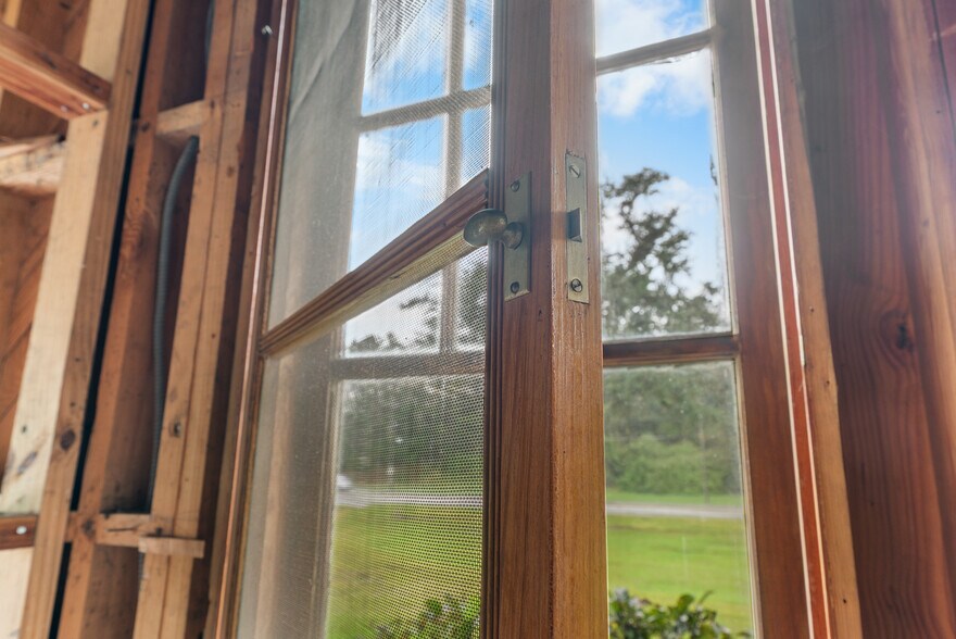 More Photos Of 11026 Ford Ave, Richmond Hill Specialty For Sale