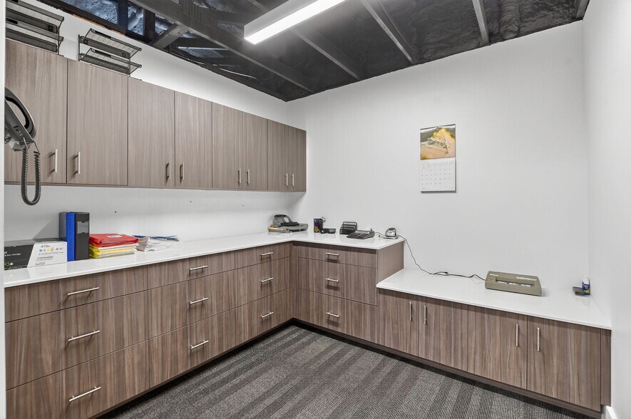 More Photos Of 442 NW 35th St, Boca Raton Office For Sale