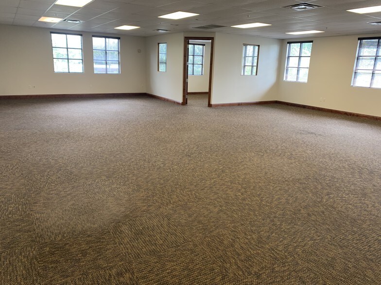 More Photos Of 4300 S Highway 27, Clermont Storefront Retail Office For Lease