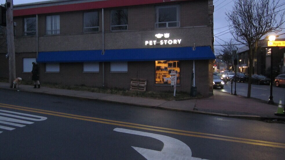 More Photos Of 1625 Lemoine Ave, Fort Lee Storefront Retail Office For Lease