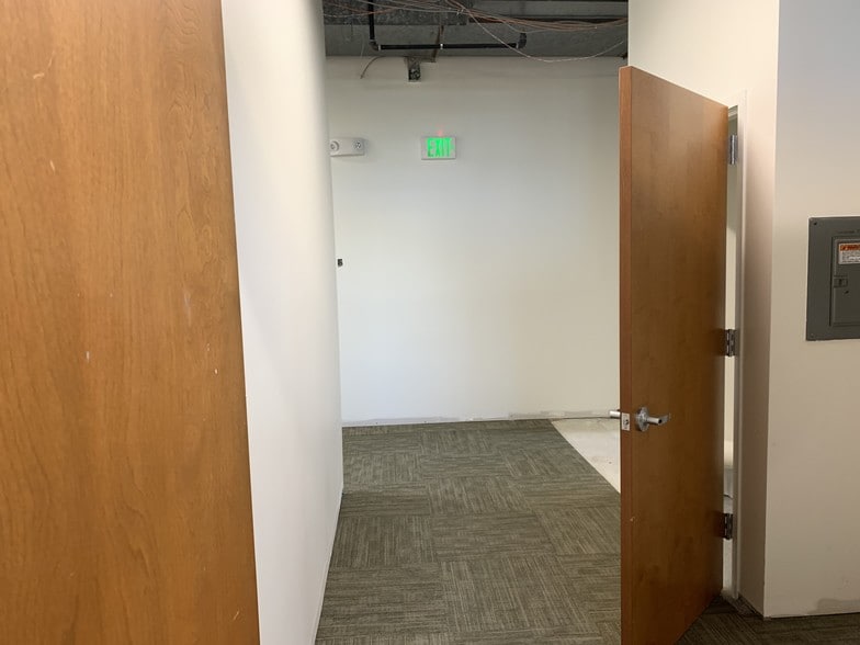More Photos Of 4 Plaza Way, Fairhaven Bank For Lease