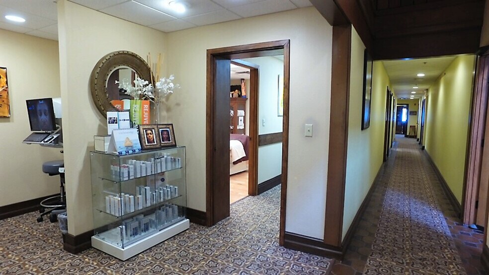 More Photos Of 130 E Hillcrest St, Orlando Medical For Sale