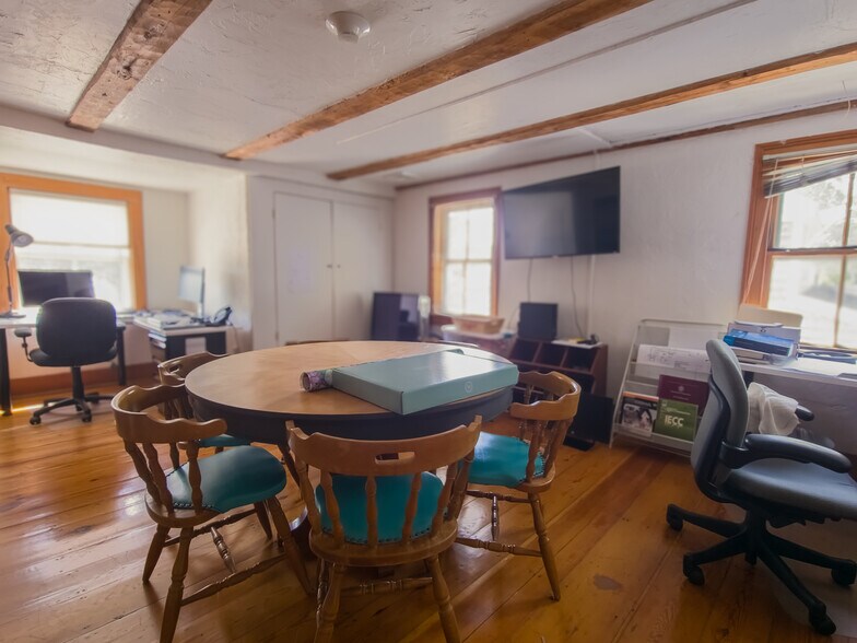 More Photos Of 25 Washington St, Norwell Freestanding For Sale