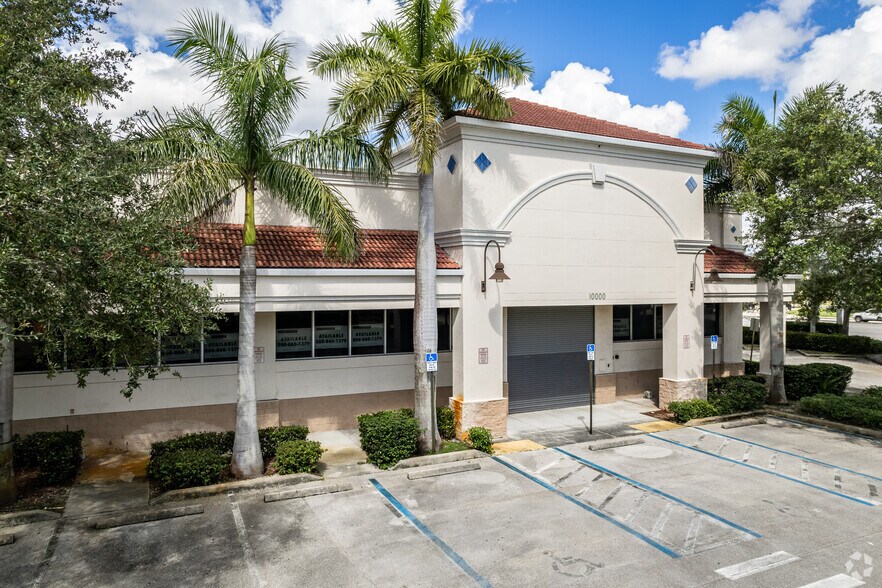 Primary Photo Of 10000 W Commercial Blvd, Sunrise Drugstore For Lease