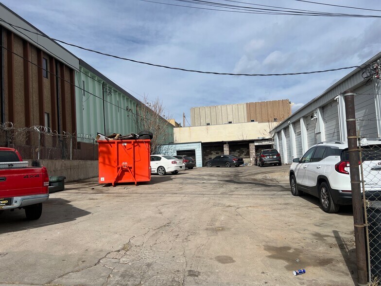 More Photos Of 2101 W Cornell Ave, Englewood Auto Repair For Lease