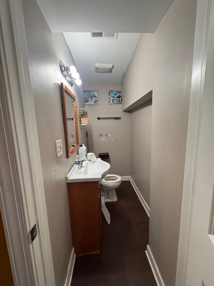 More Photos Of 1020 W Leland Ave, Chicago Apartments For Lease