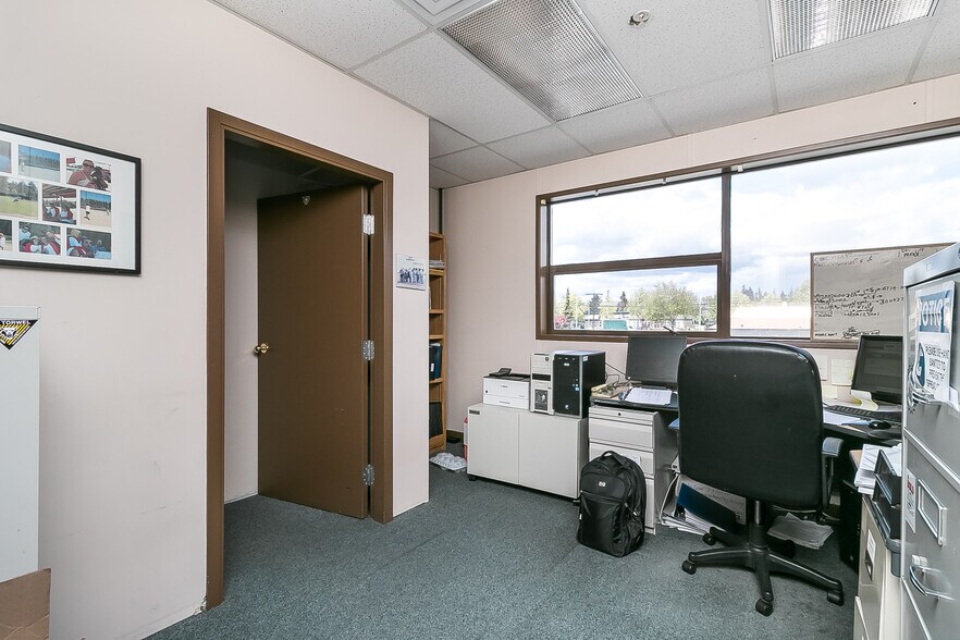 More Photos Of 17957 55th Ave, Surrey Warehouse For Sale