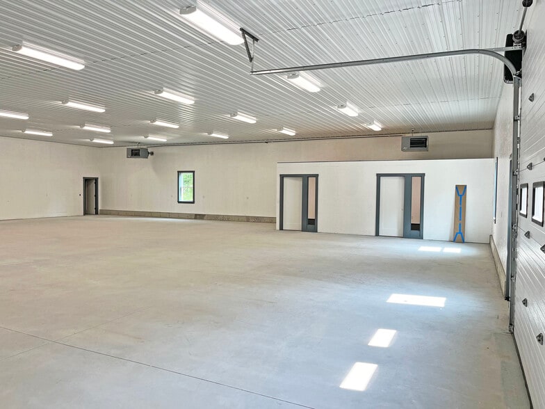 More Photos Of 112 Pond Rd, Bowdoinham Warehouse For Sale