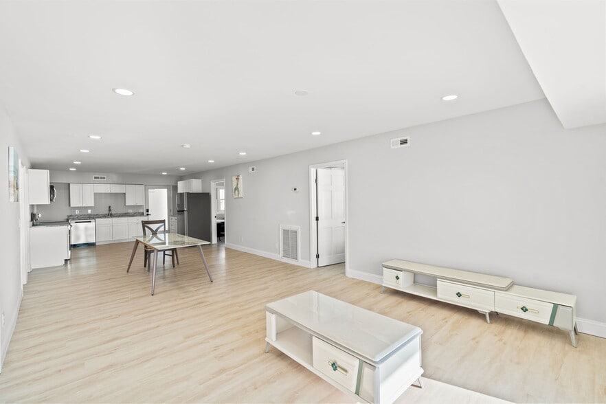 More Photos Of 3104 N Ocean Blvd, Myrtle Beach Apartments For Sale