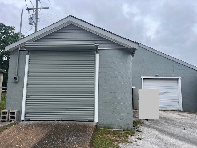More Photos Of 217 Sparkman St SW, Hartselle Warehouse For Sale