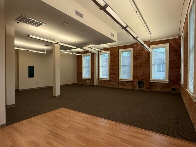 More Photos Of 601-605 Main St, Woodland Office For Lease
