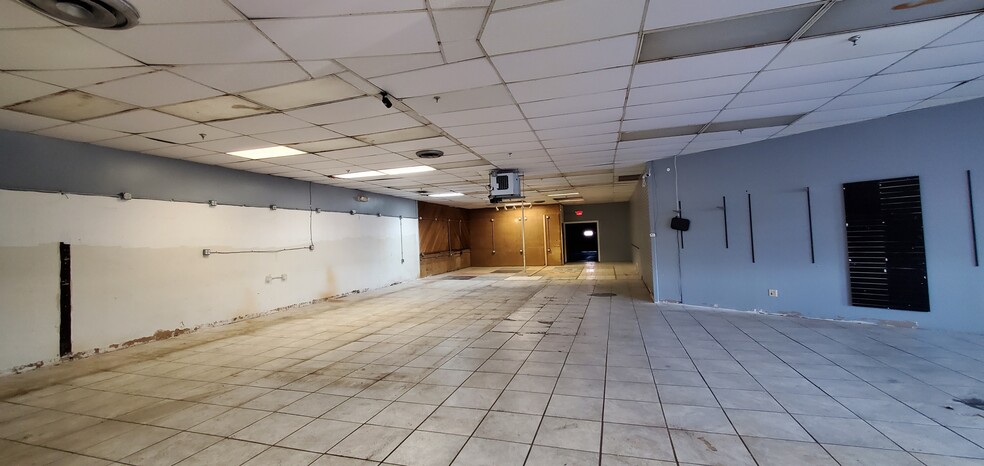 More Photos Of 61 Amity Rd, New Haven Unknown For Lease