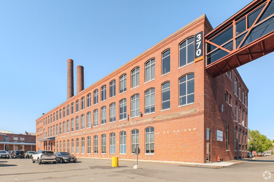 Primary Photo Of 370 Merrimack St, Lawrence Office For Lease