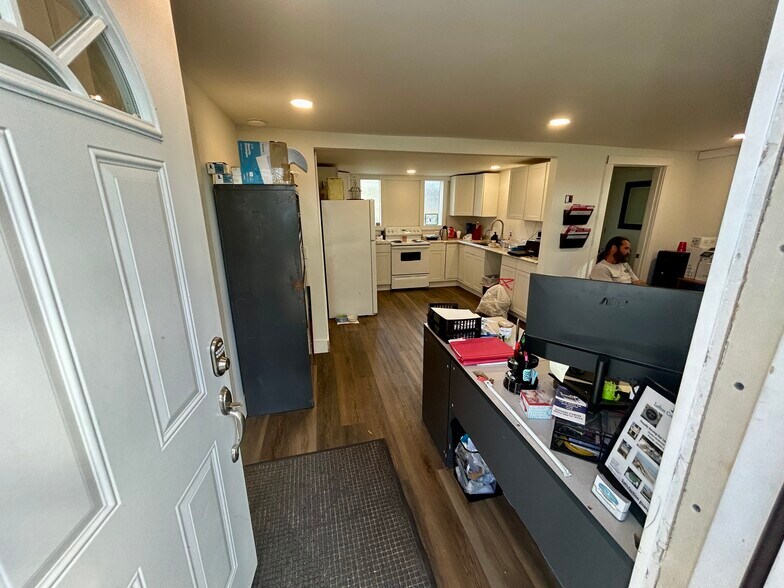 More Photos Of 1534 S 8th St, Fernandina Beach Light Manufacturing For Lease