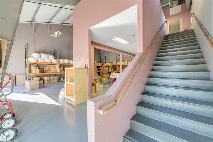 More Photos Of 18855 Microtronics, Sonora Industrial For Sale