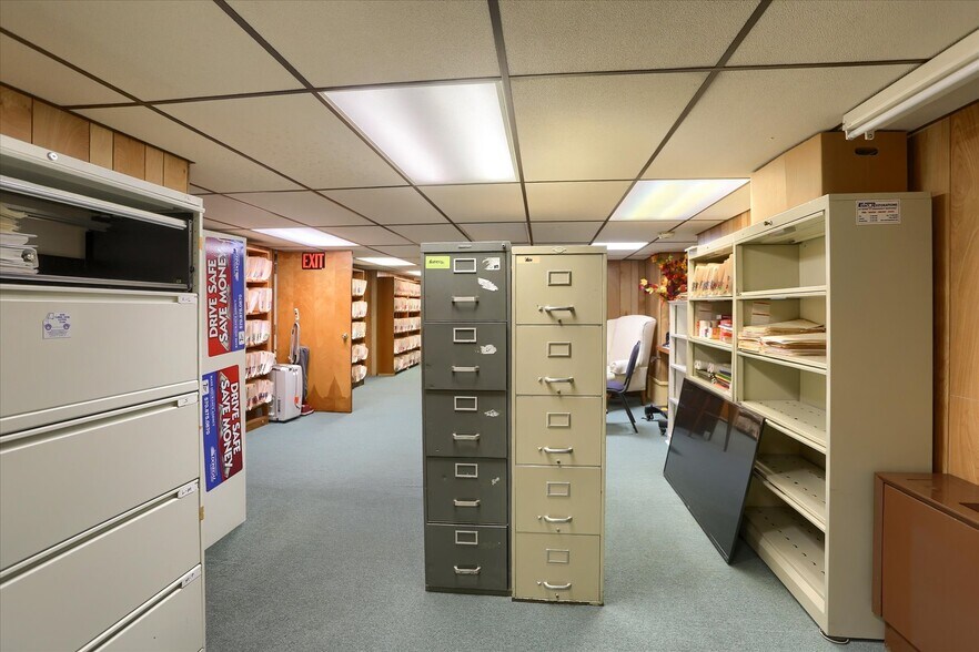 More Photos Of 3 S Market St, Shamokin Flex For Sale