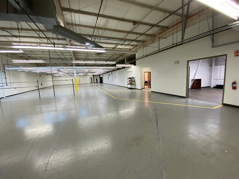 More Photos Of 5160-5168 Blazer Pky, Dublin Warehouse For Lease