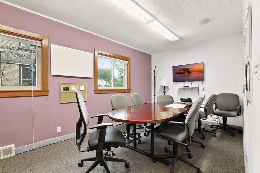 More Photos Of 800 N 42nd Ave, Minneapolis Medical For Lease